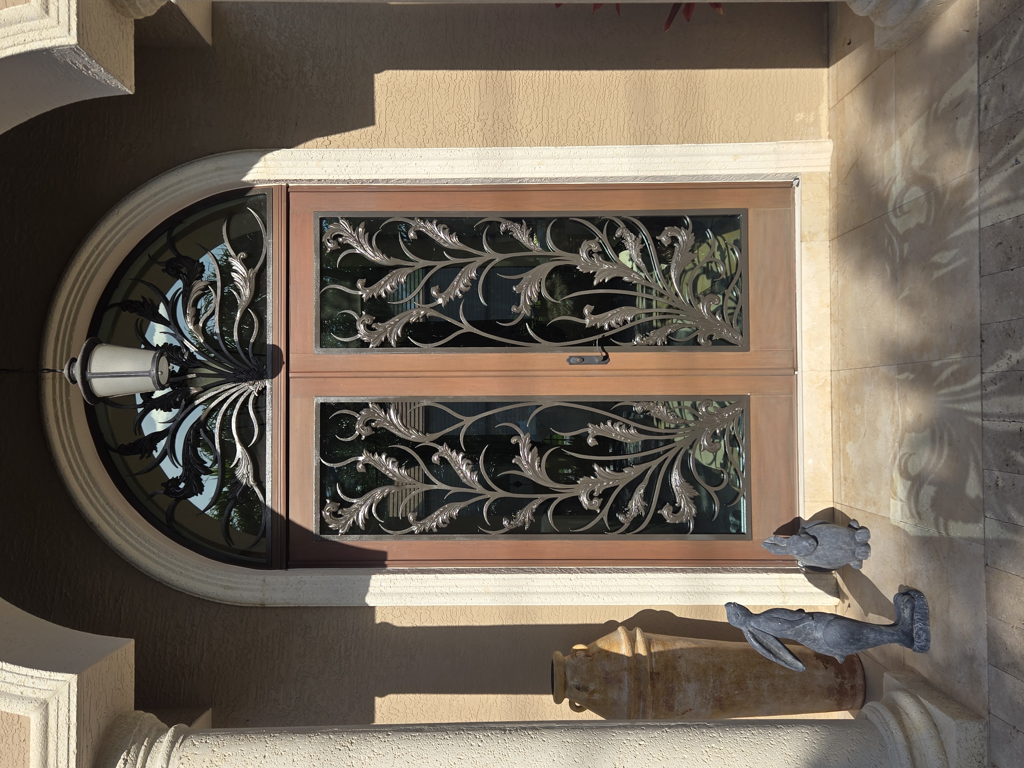 For all types of fence painting projects in Miami, trust our expert contractors to deliver exceptional results. Call us today for your next painting project.