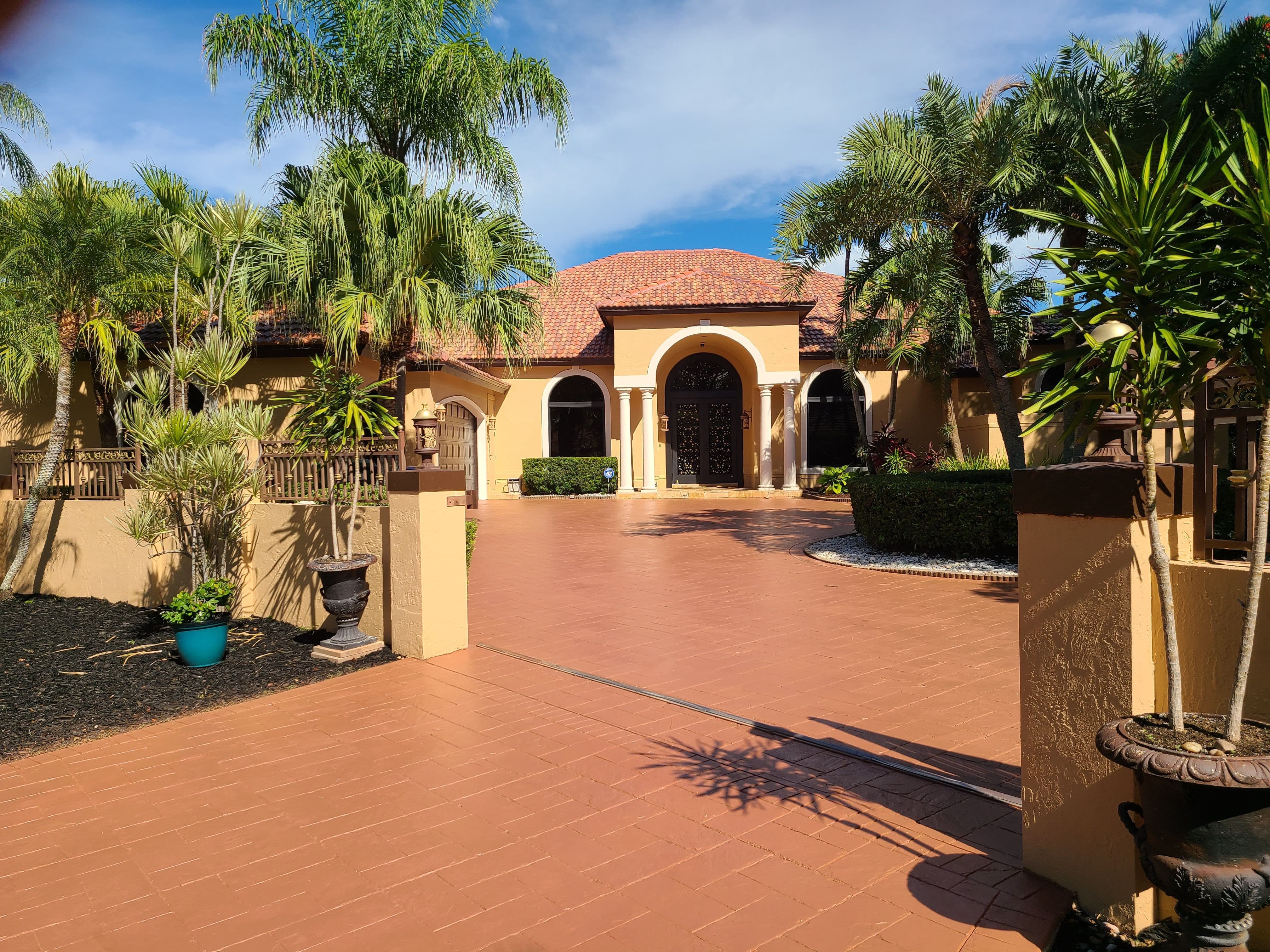 Miami Painting Contractors assures quality with a warranty on all painting services, including our dedicated commercial painting offerings in Miami. 